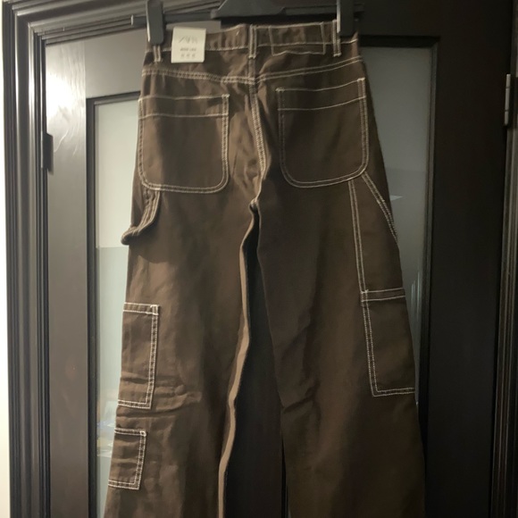 Zara Mid-Rise Cargos with Contrast Stitching - Picture 3 of 6